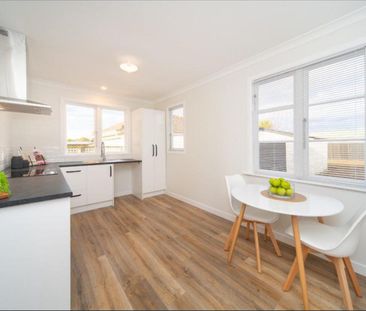 Tidy, Modern & warm home - Photo 1