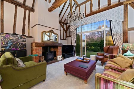 5 bedroom detached house to rent - Photo 2