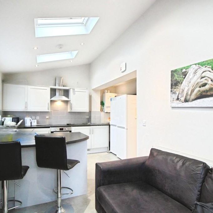 1 bedroom in a house share to rent - Photo 1