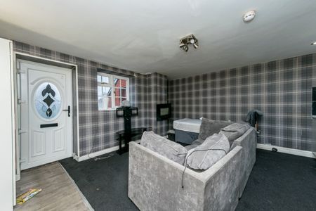 BASEMENT FLAT 238 DEWSBURY ROAD BEESTON LEEDS LS11 6ER - Photo 3