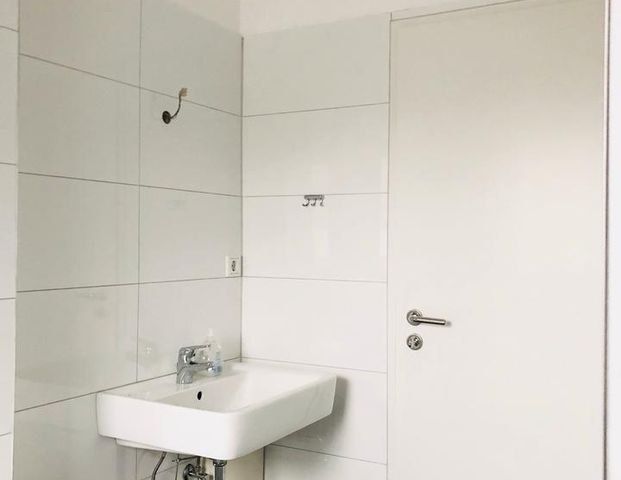 neu renovierte 3 Zimmerwohnung Erdgeschoß 76 qm Remscheid Süd - Photo 1