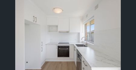 Beautifully updated, perfectly positioned - Photo 5