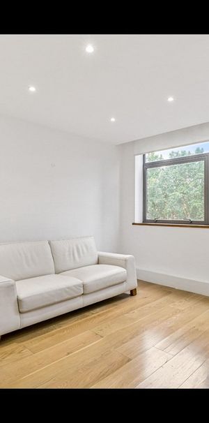 1 Bed Flat, Christchurch House, SW1H - Photo 1
