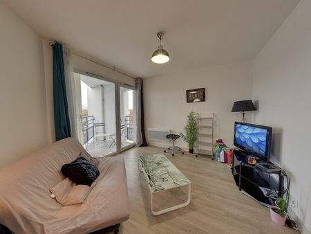 A 200M de l'Université, T2 Meublé en dernier étage d'une Résidence récente avec balcon couvert, vue Pyrénées, cave et parking privé, - Photo 2