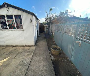Terraced House to rent on - Photo 1