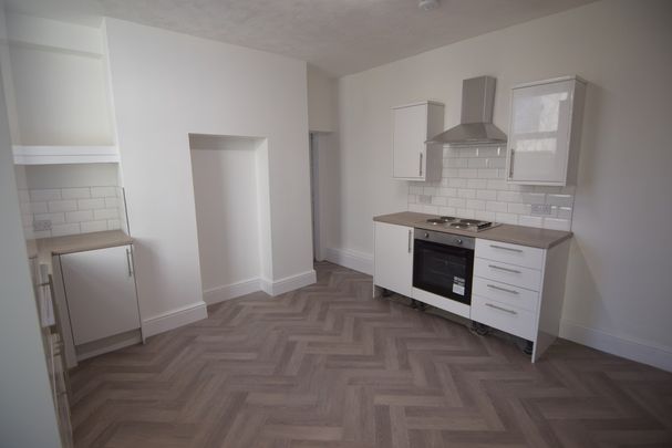 To Let 2 Bed Ground Floor Flat - Photo 1