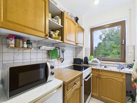 Modernisierte & ruhige 1-Raum-Wohnung mit Balkon in Lengenfeld - Photo 3