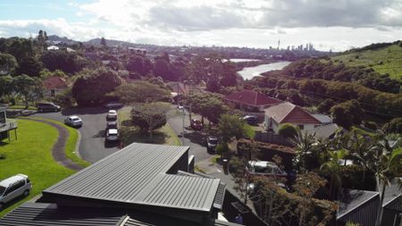 A Must See - Large Family Home - Plan Ahead - Photo 4