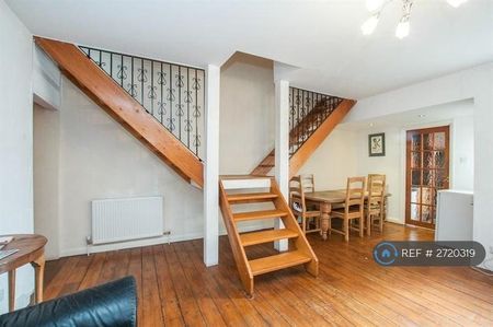 1 bedroom in a house share to rent - Photo 5