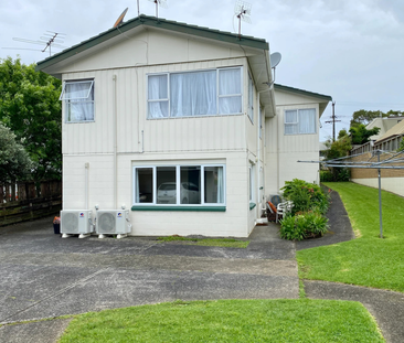 Two Bedroom Unit with Carport in Remuera - Photo 3