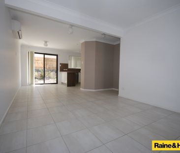 Beautiful Townhouse in Quiet Complex - Photo 1