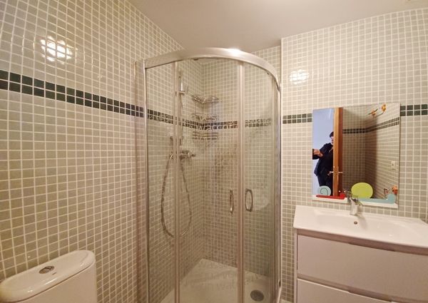 FOR RENT: SPACIOUS AND ELEGANT 4-BEDROOM BUNGALOW FOR LONG TERM