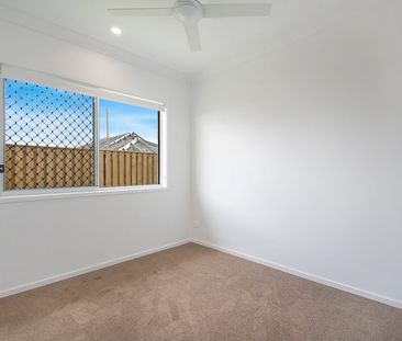 Brand New 3-Bedroom Duplex with Double Garage - Photo 3