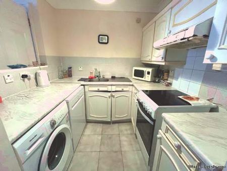 2 bedroom property to rent in London - Photo 3