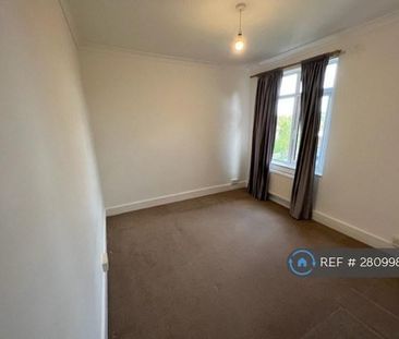 2 bedroom semi-detached house to rent - Photo 3