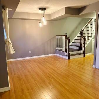 2-Bed, 2-Bath Townhome by Square One + Parking/AC/Water Incl! - Photo 1