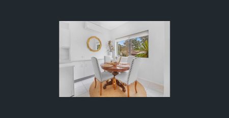 Sought-after full brick 3 bedroom family house in premium suburb - Photo 2