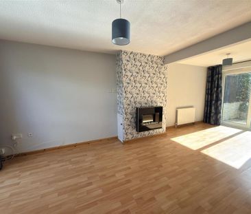 2 bedroom terraced house to rent - Photo 4