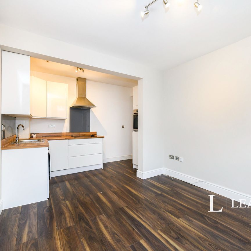 1 bedroom apartment to rent Garlands Road, Redhill, Surrey, RH1 - Photo 1