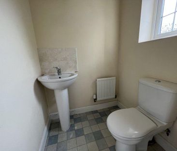 3 bedroom semi-detached house to rent - Photo 2