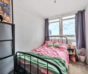 3 bedroom flat to rent - Photo 3