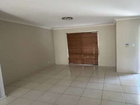 3 Bedroom Townhouse in Munno Para - Photo 2