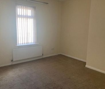 77 Main Street, Kircubbin, BT22 2SR - Photo 3