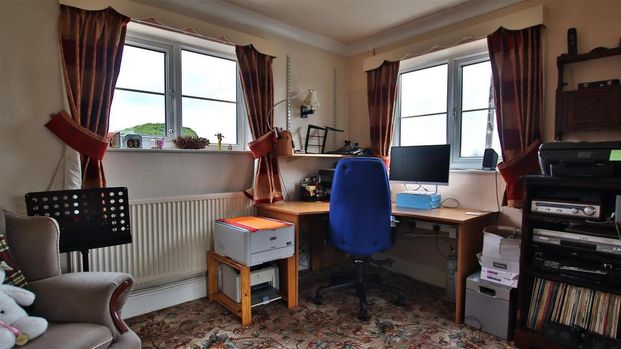 4 bedroom detached house to rent - Photo 1