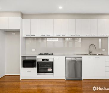 Elevated Apartment Living in Central Doncaster - Photo 3