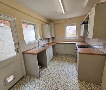 2 bedroom terraced house to rent - Photo 3