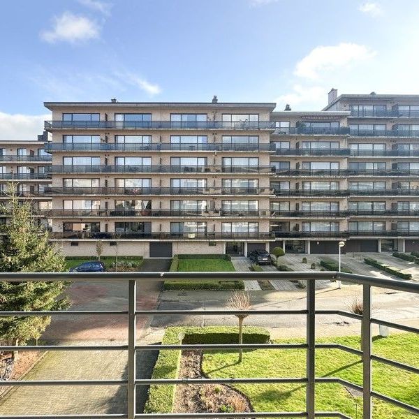 Centraal gelegen appartement met drie slaapkamers en garage - Foto 1