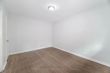 Property For Lease | W9285369 - Photo 3