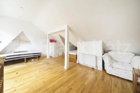 A well-presented studio flat available now on Sellons Avenue in Harlesden - Photo 3