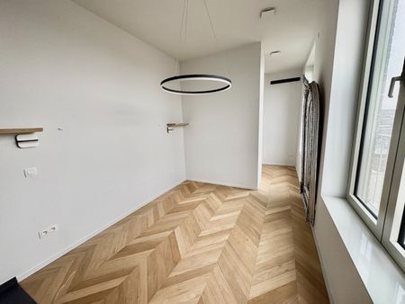 Twee-slaapkamer appartement met groot terras - Photo 3