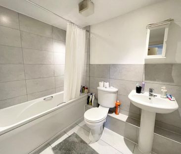 2 bedroom flat to rent - Photo 6