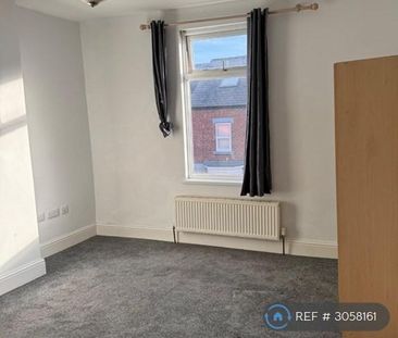 4 bedroom terraced house to rent - Photo 3