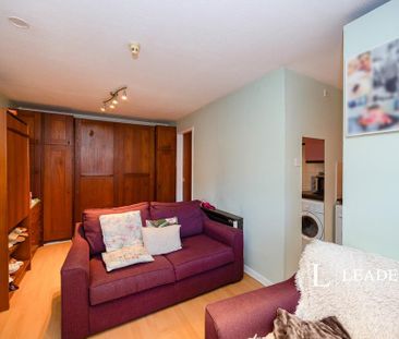 Studio to rent - Photo 2