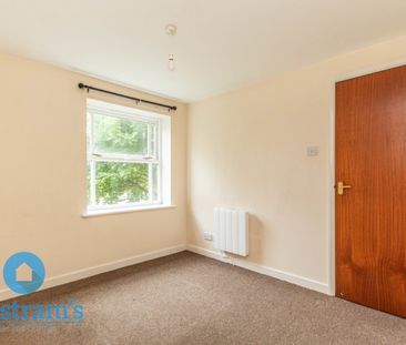 2 bed Flat for Rent - Photo 2