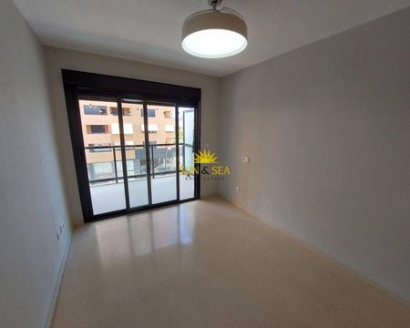 FOUR-BEDROOM APARTMENT – ALICANTE - Photo 3