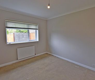 3 bedroom detached bungalow to rent - Photo 3