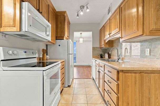 For Lease - 2400 Virginia Drive Unit# 1007, Alta Vista and Area, Ontario - Photo 1