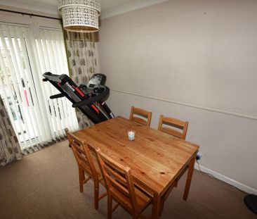 3 bedroom detached house to rent - Photo 2