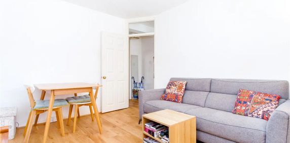 1 bedroom flat in Angel - Photo 2