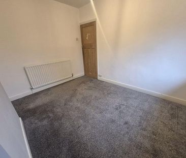 2 bedroom end of terrace house to rent - Photo 1