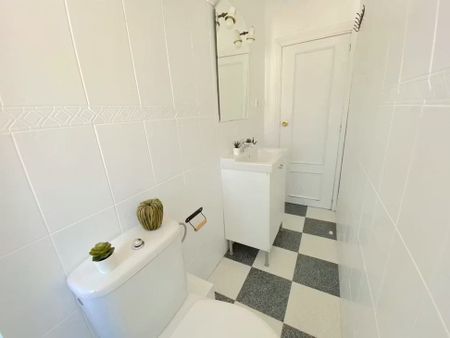 Calle Doctor Serás, Sevilla, Andalusia 41009 - Photo 5