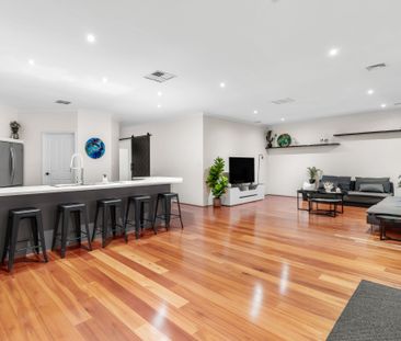 Gorgeous Family Home in Baldivis - Photo 3