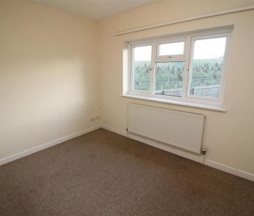 3 bedroom detached house to rent - Photo 4