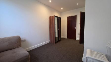 3 bedroom terraced house to rent - Photo 3