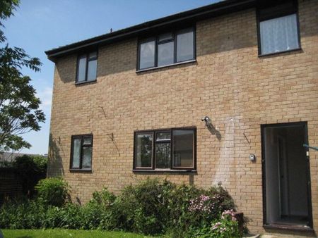 1 bedroom ground floor flat to rent - Photo 5