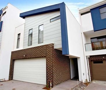 8/79-89 Lancefield Drive, Caroline Springs VIC 3023 - Photo 5